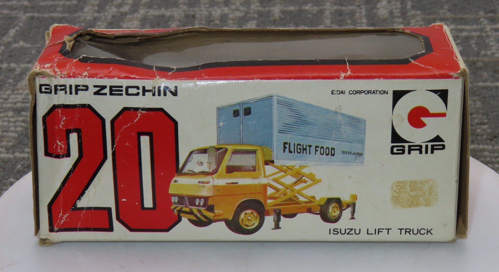 GRIP Zechin 20 Isuzu Lift Truck Flight Food 1:62 Scale in Original Box Japan