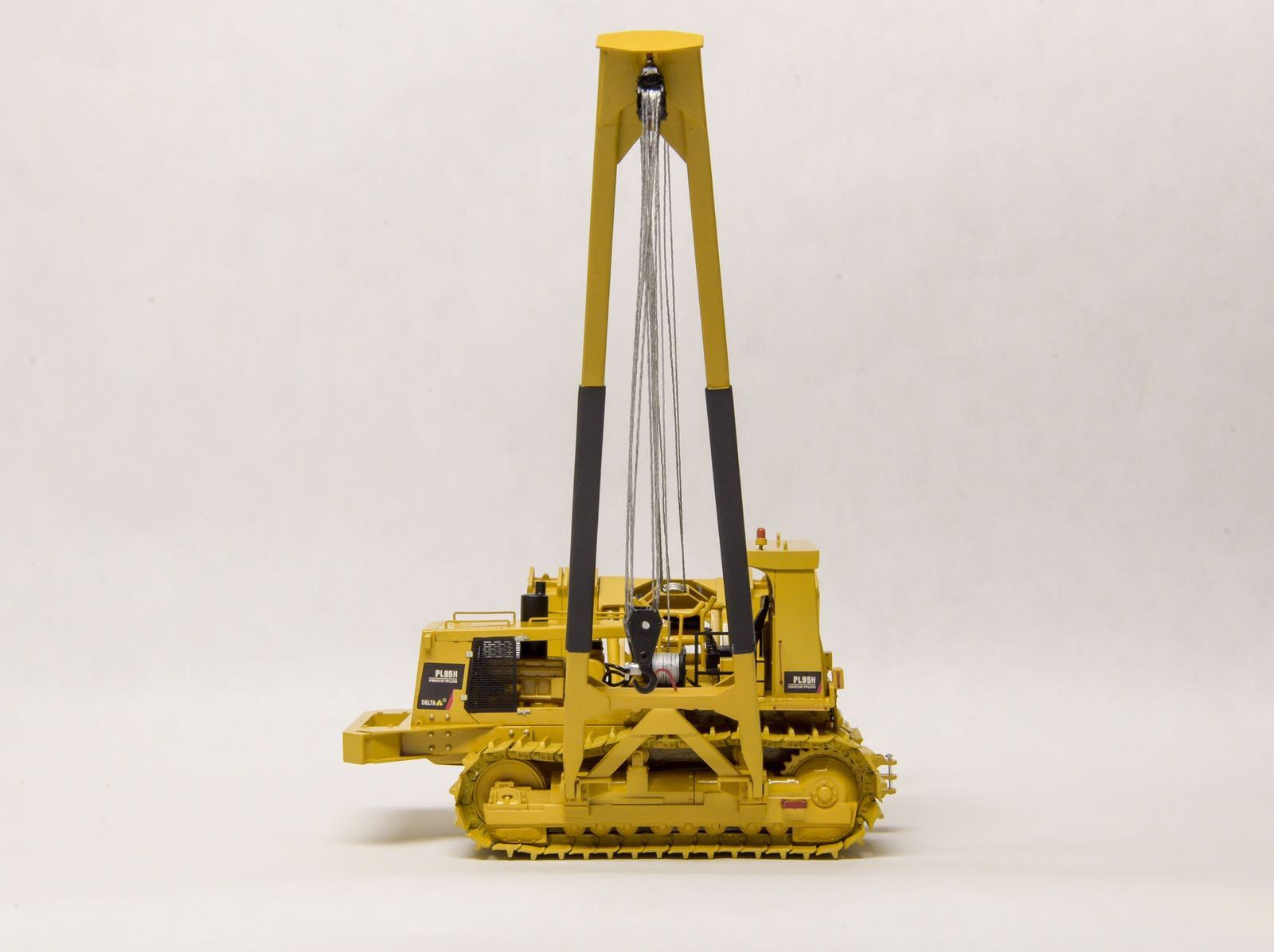 1/50 Delta Pipelayer PL95H – High Quality Resin KIT with Metal tracks