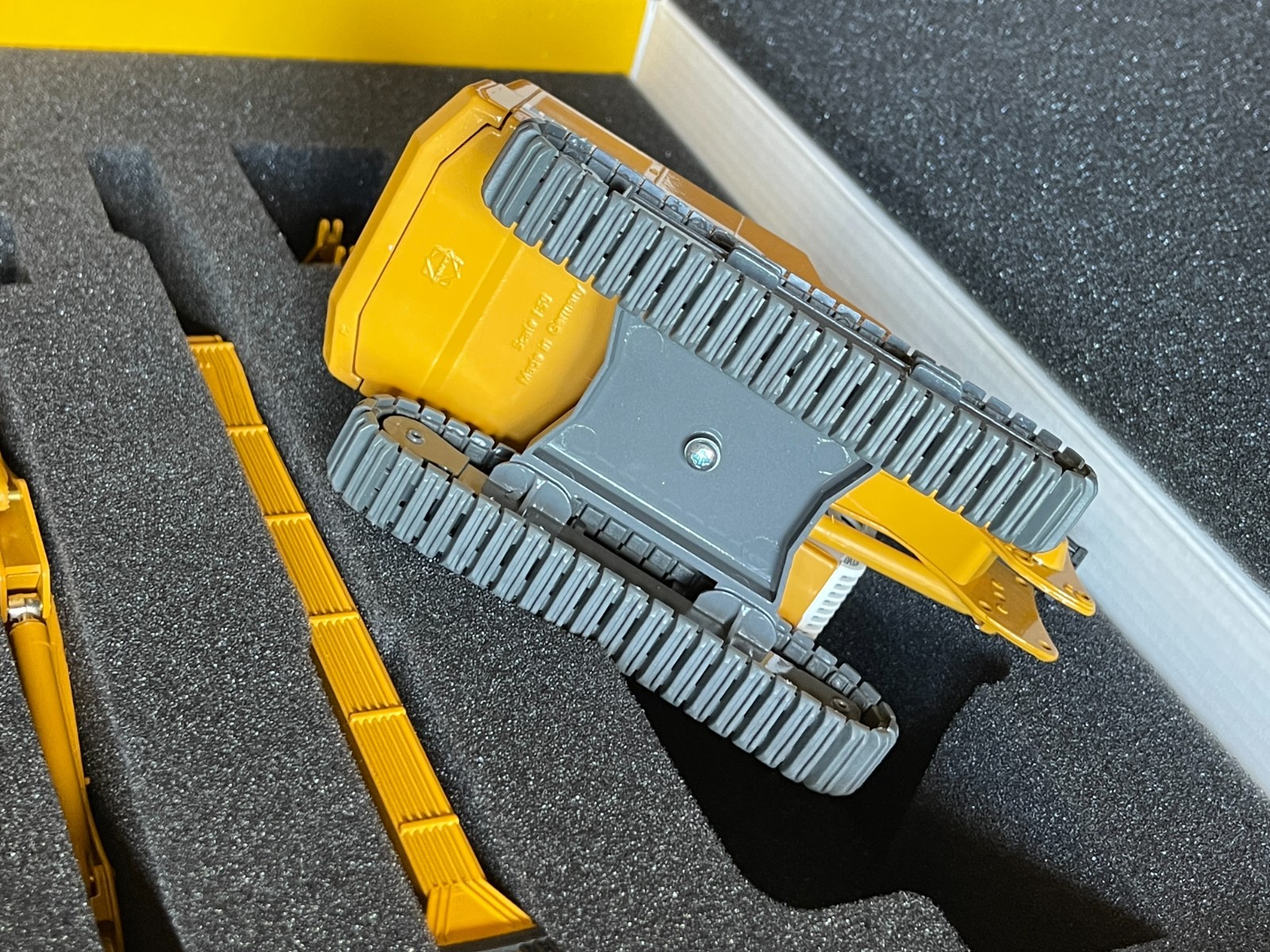 Liebherr R 954 BV Demolition Excavator Conrad 2907 Scale 1:50