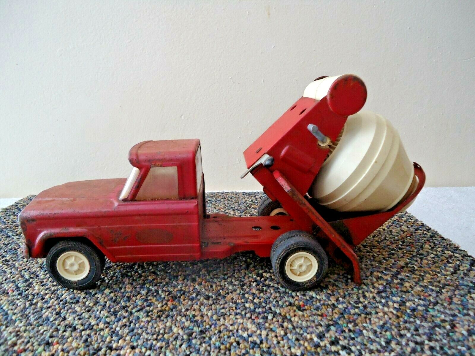 Vintage Tonka Cement Mixer Truck ” GREAT COLLECTIBLE ITEM “