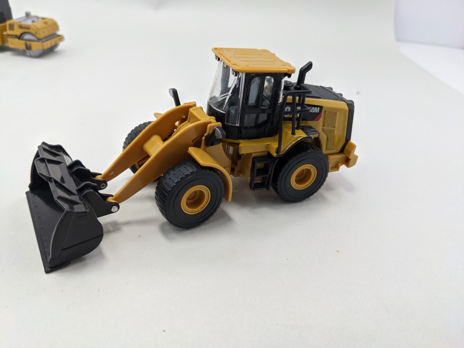 Ertl John Deere Road Scraper , HD Cat Loader, Hot Wheels Steam Press Lot Of 3