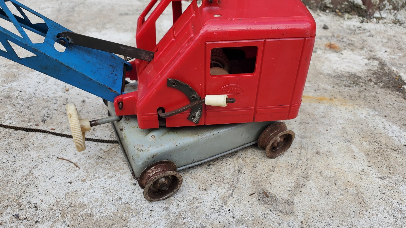 Vintage Gama Crawler Bucket Made in Germany