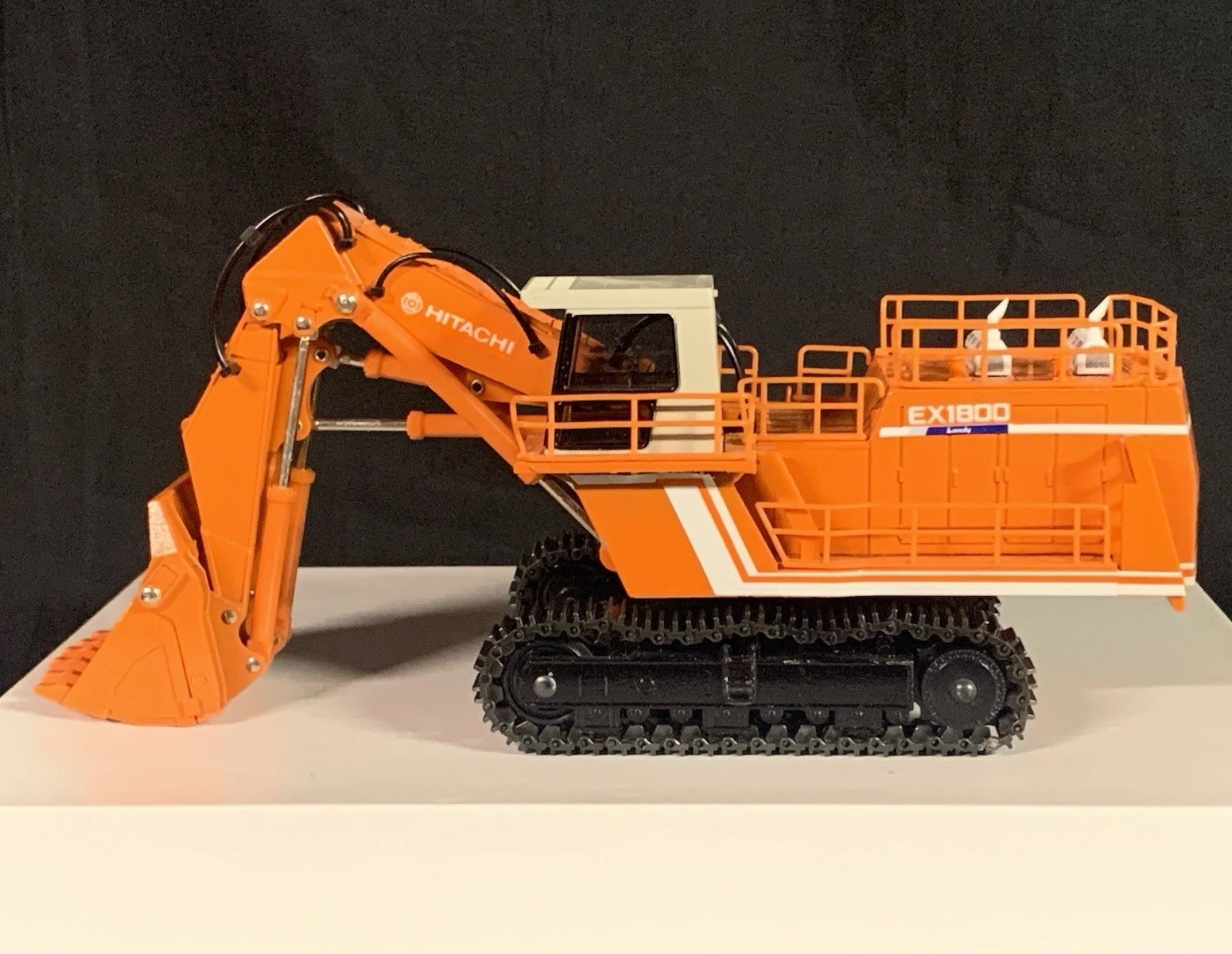Shinsei Hitachi EX1800 1/60 Diecast Giant Excavator Mining Shovel w/Box