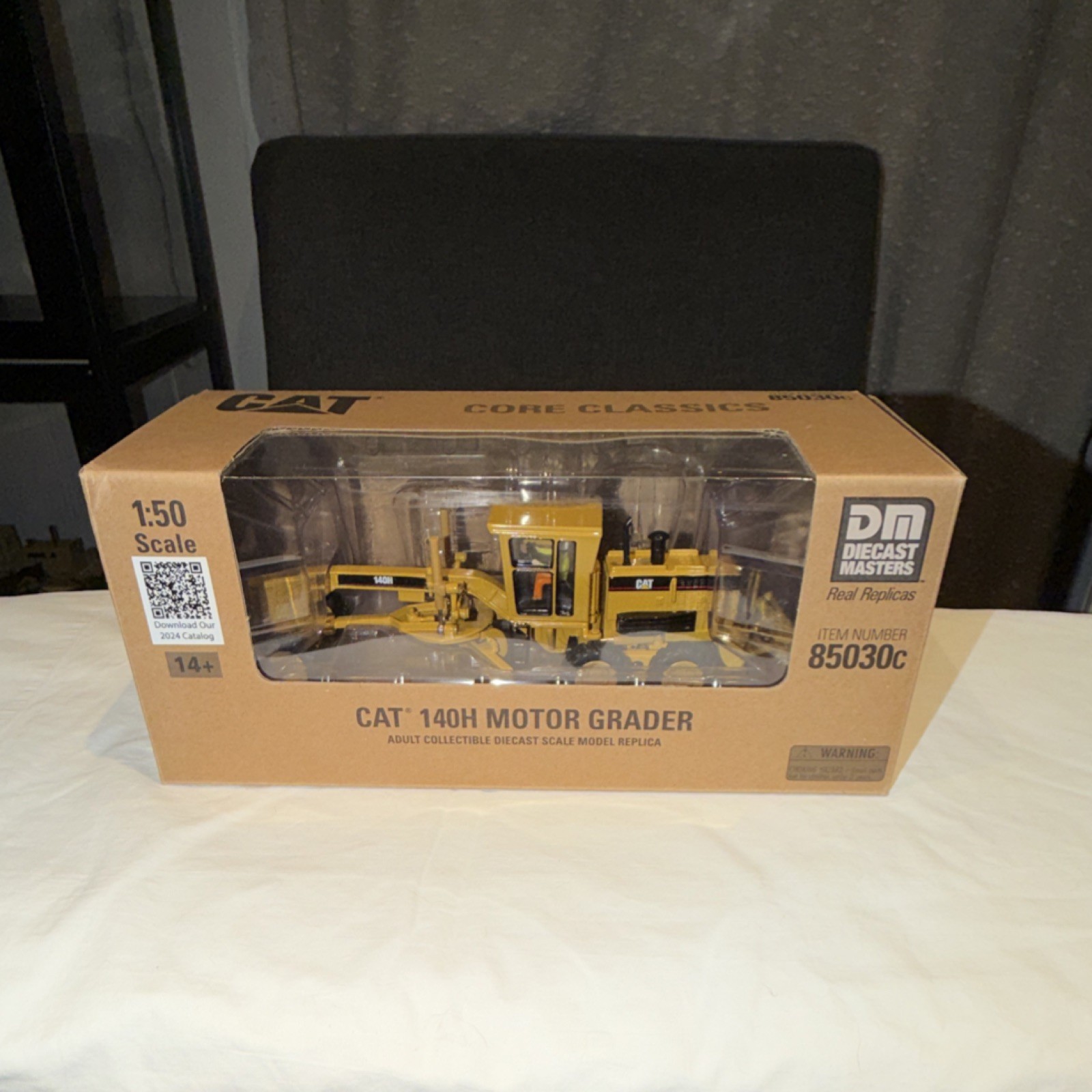 Diecast Masters CAT 140H Motor Grader 1:50 Diecast Core Classics 85030c