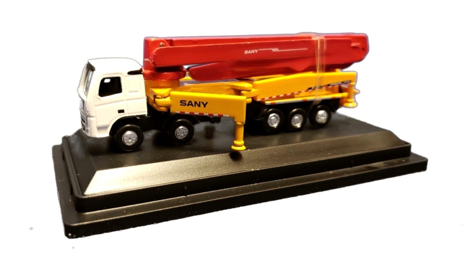SANY 025 5-Axle Concrete Pump 3.25″ High Detail – Die-cast 1/160 N Scale MIB