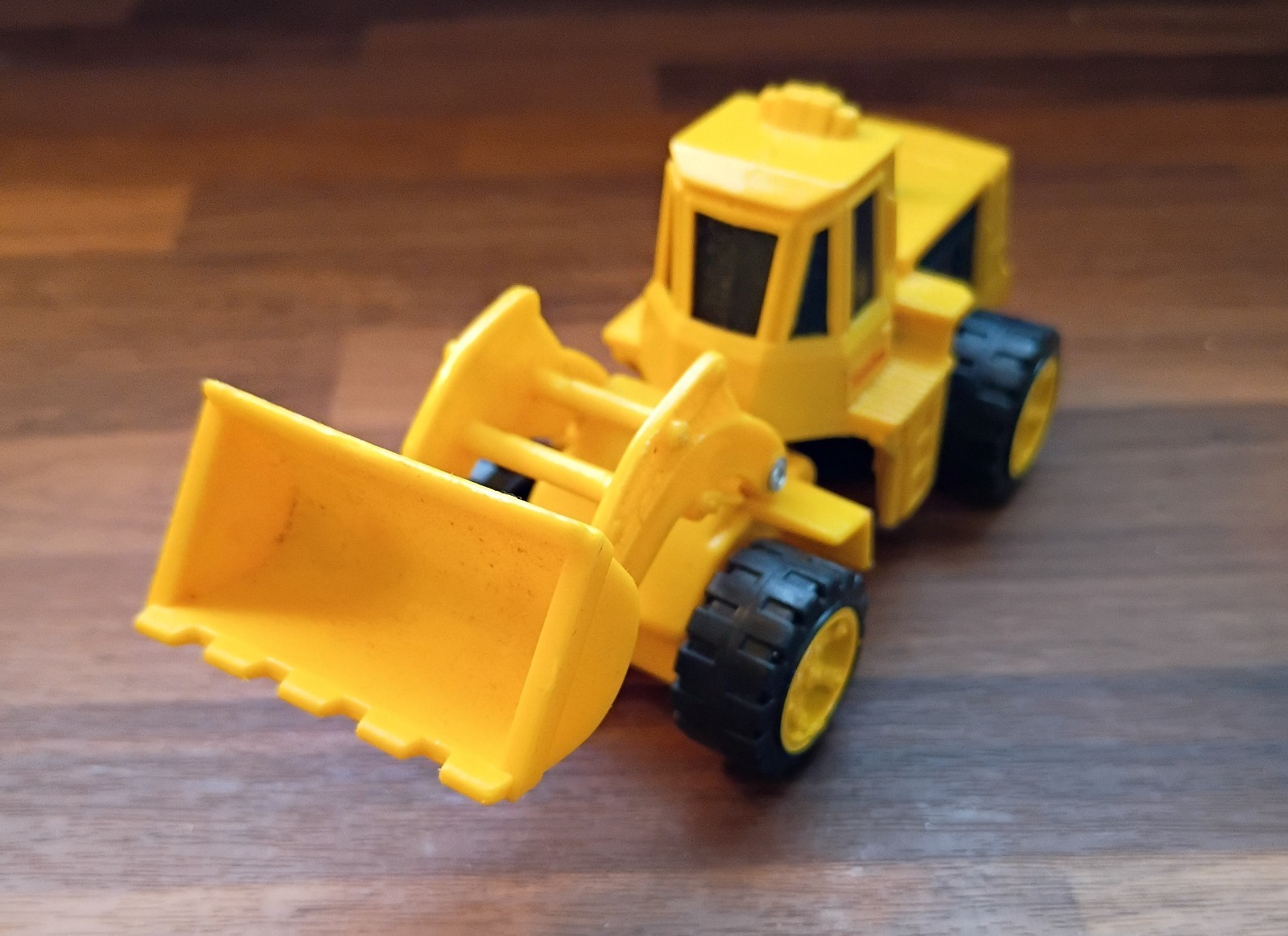Tonka 1990 Front End Loader 1:64 Scale With Moving Loader Bucket & Crane Y2K Toy