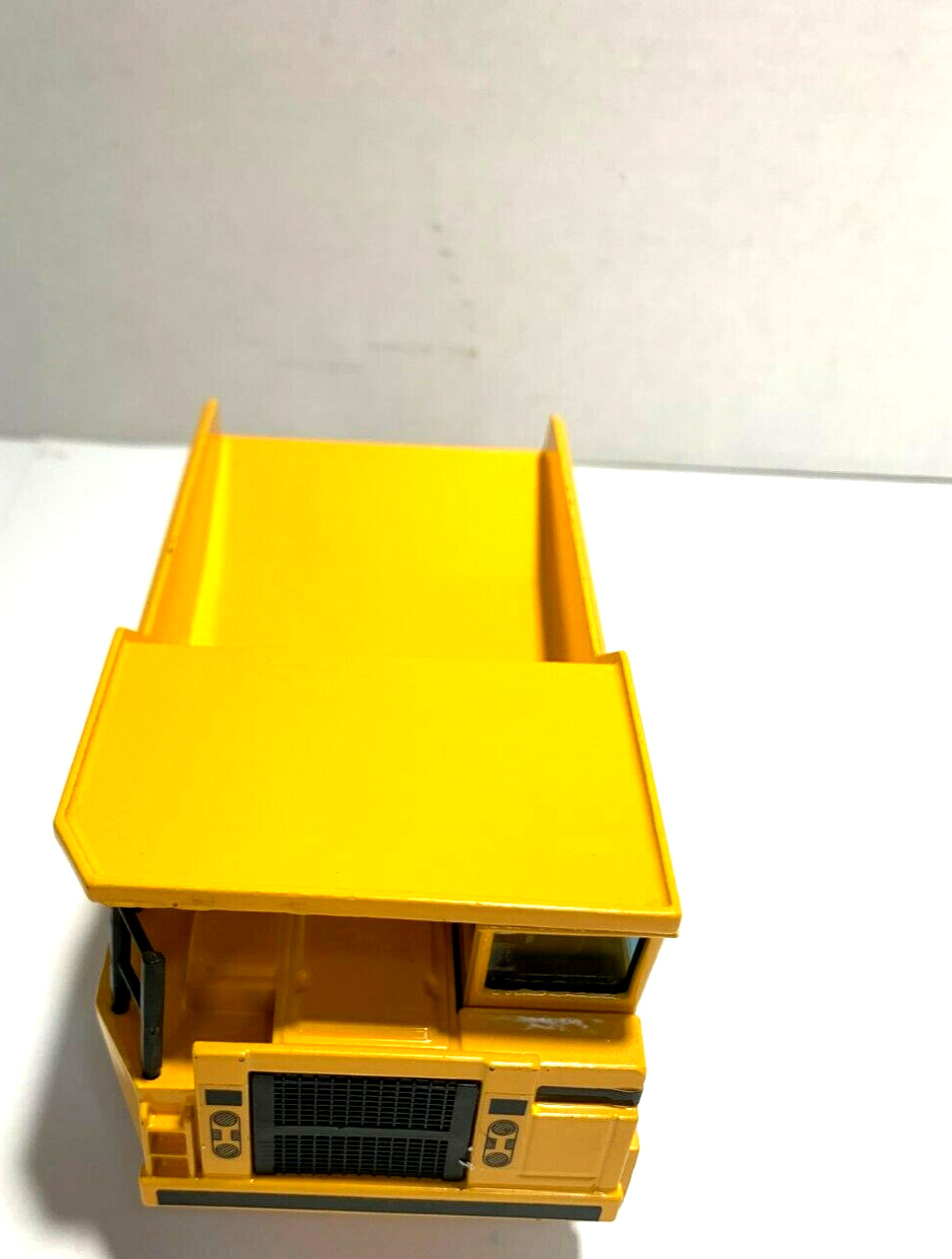 Joal Compact Euclid R32 Dump Truck Die-Cast Scale 1:50