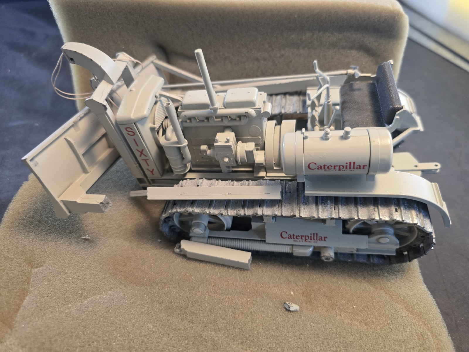 CONRAD 1:25 CAT 1931 MODEL SIXTY DIESEL CRAWLER w/custom Front Cable Blade Mode