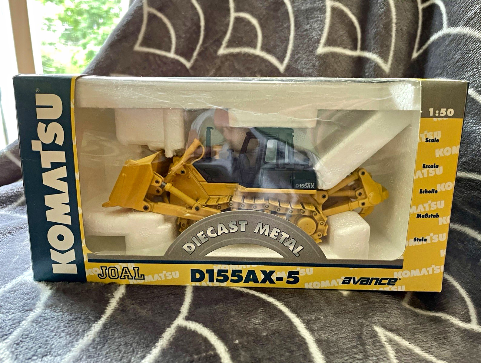 Joal Komatsu D155AX-5 Bull Dozer Avance 1:50 Diecast Metal Unopened Box