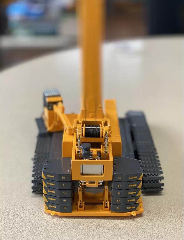 XCMG 1/50 XGC220T telescopic boom crawler crane alloy construction vehicle model