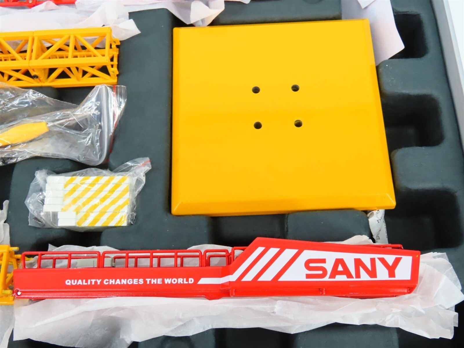 Sany Tower Crane – Red/Yellow – China 1:75 Scale Diecast Model New