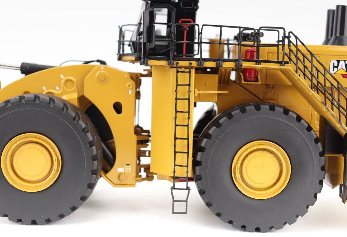 DIECAST MASTERS – Construction Equipment – CATERPILLAR 995 – 1/50 – DCM85716