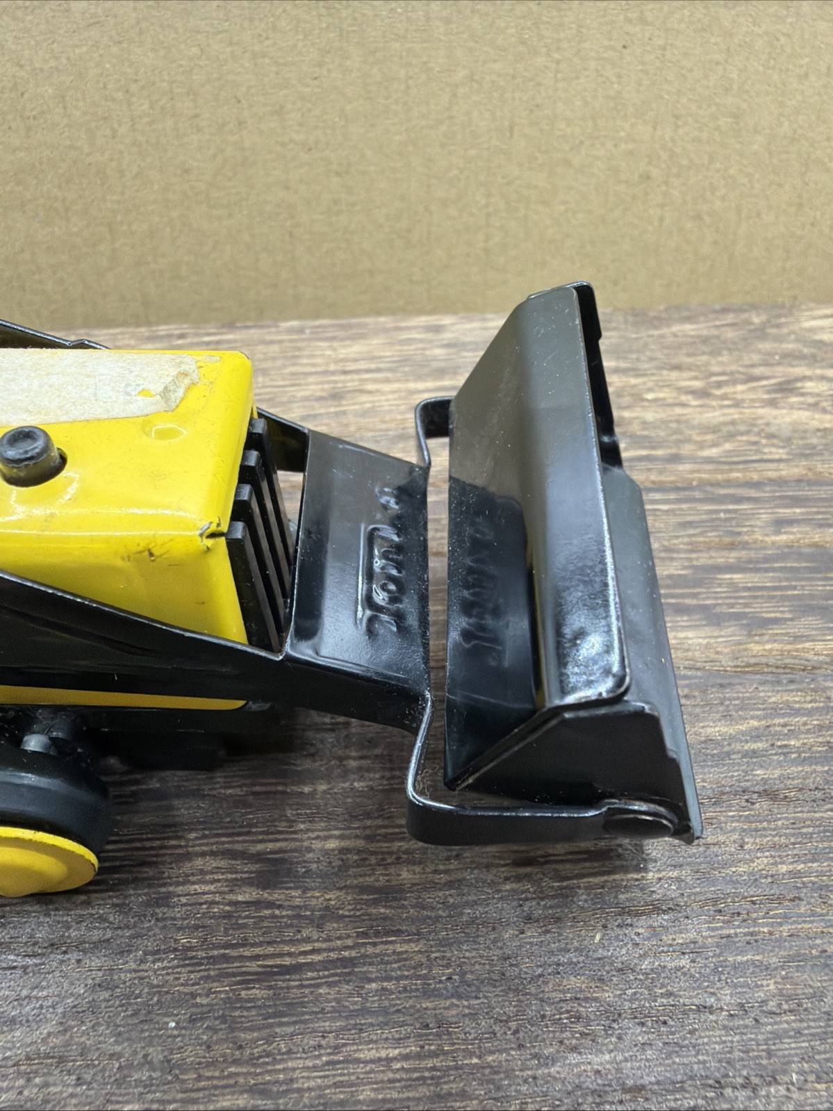 Vintage 1970’s Yellow Metal Tonka Bulldozer Front End Loader Toy – 5″