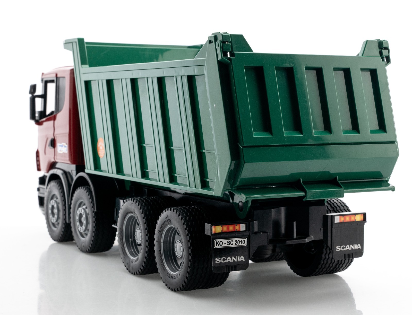 Bruder 2009/2010 Scania Green & Red R-Series Dump Truck 03550 20x7x9″ 1:16 USED
