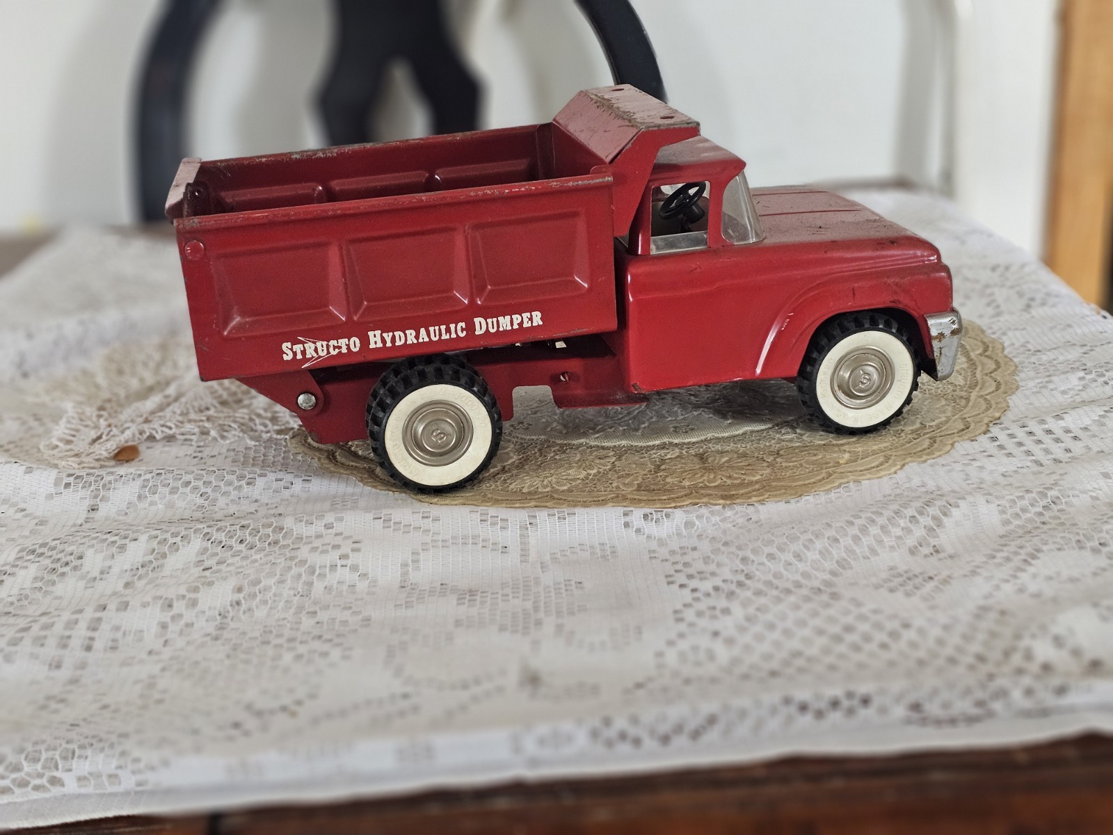 Structo Vintage Hydraulic Dumper Red Pressed Steel Diecast Dump Truck
