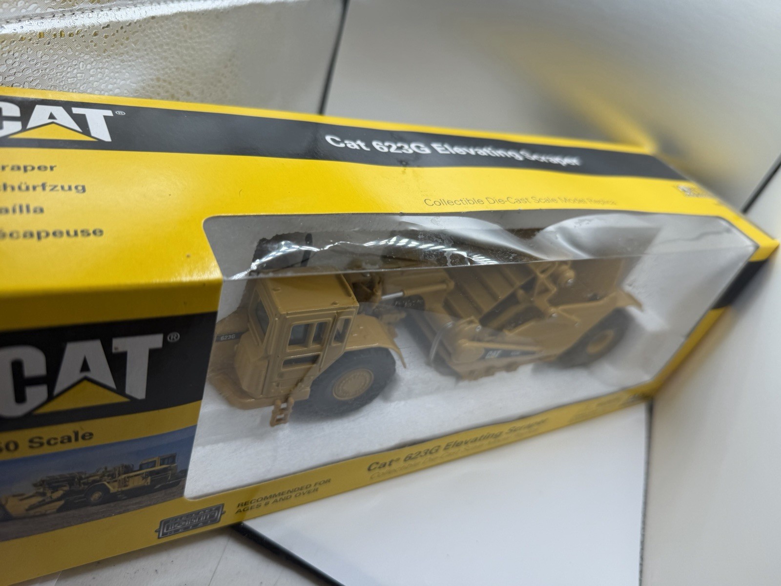 Vintage NIB Norscot 55182 CAT 623G Elevating Scraper 1:50 Machines At Work
