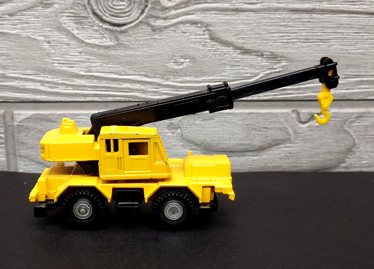 Vintage Tomy Tadano Rough Terrain Crane Pocket Cars 1/96 Scale Diecast