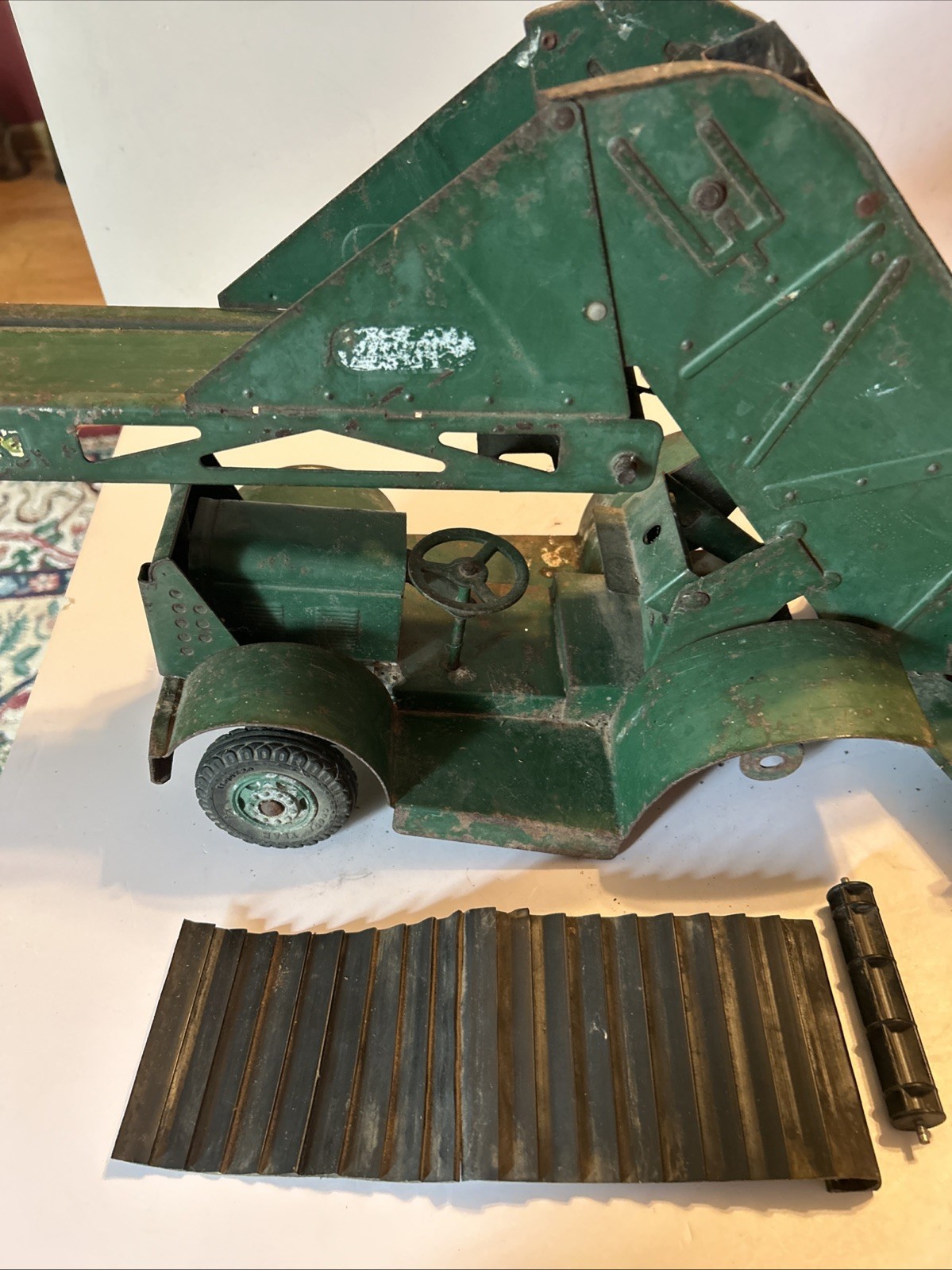DOEPKE MODEL TOYS 1953 BARBER GREEN MOBILE BUCKET LOADER STEEL TOY NEEDS WORK