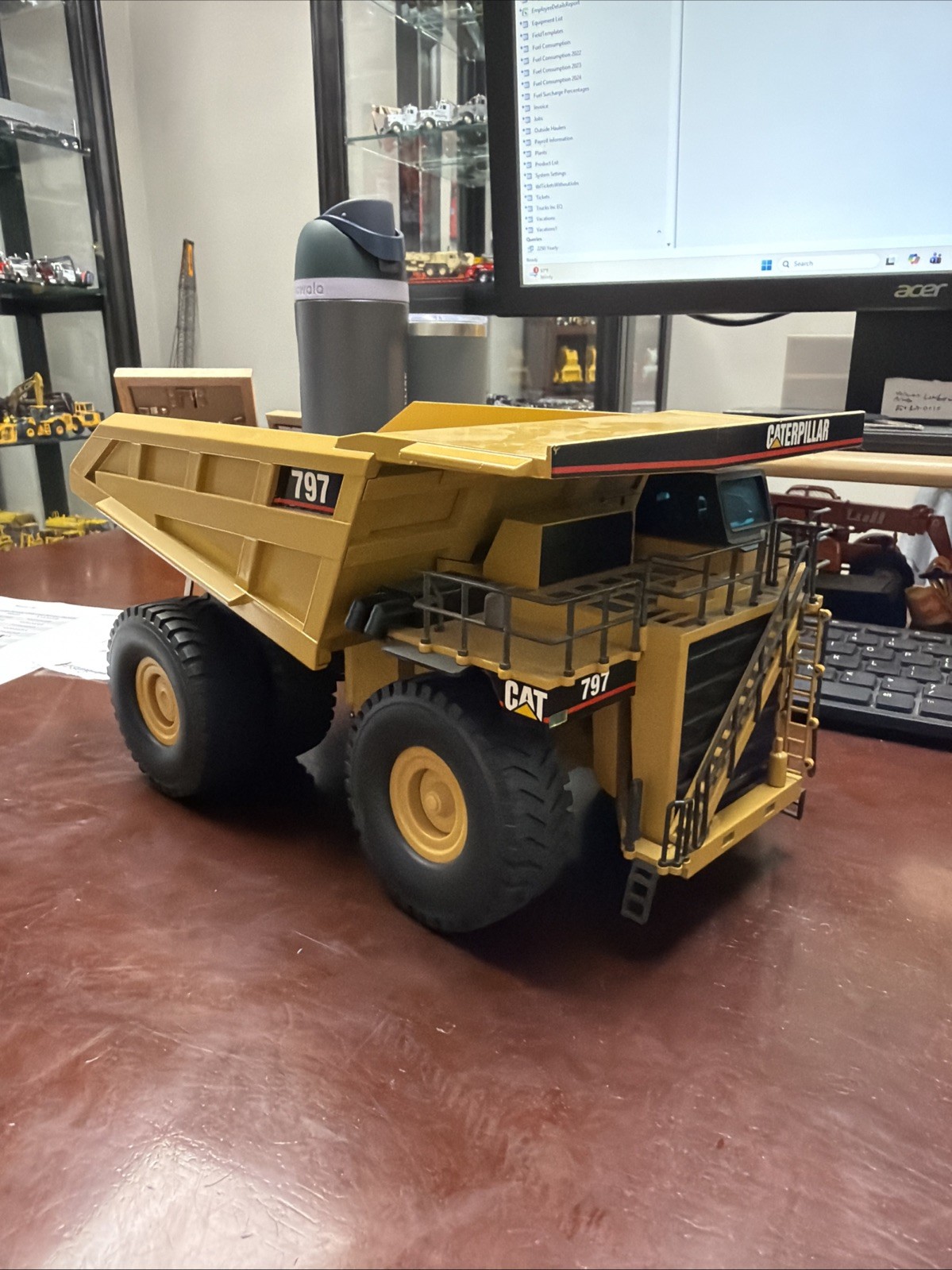CAT 797 Off-Highway Truck 1:50 NZG