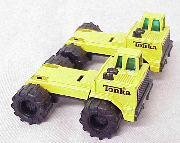 3 VINTAGE TOYS 2 TONKA 1992 TONKA CORP. TRACTORS & 1 HOT WHEELS 1979 TRACTOR