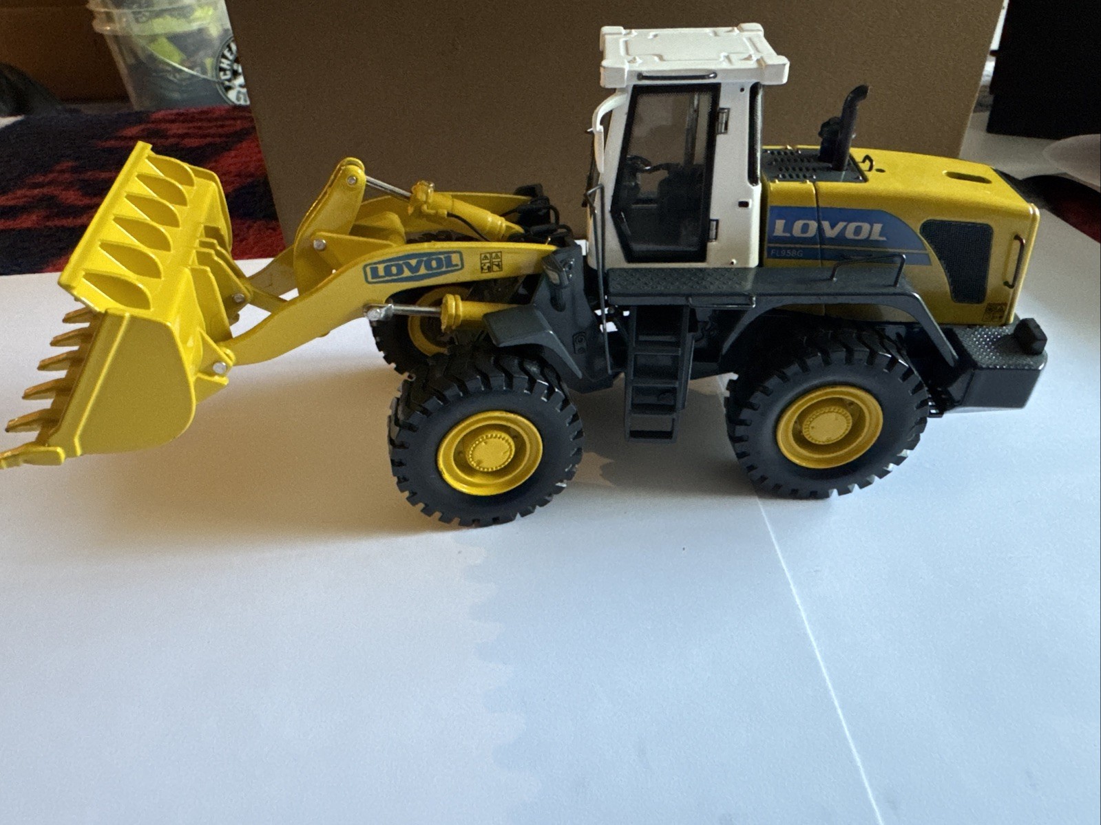 LOVOL FL958G 1:35 Scale Dozer Loader Machine. Free Shipping
