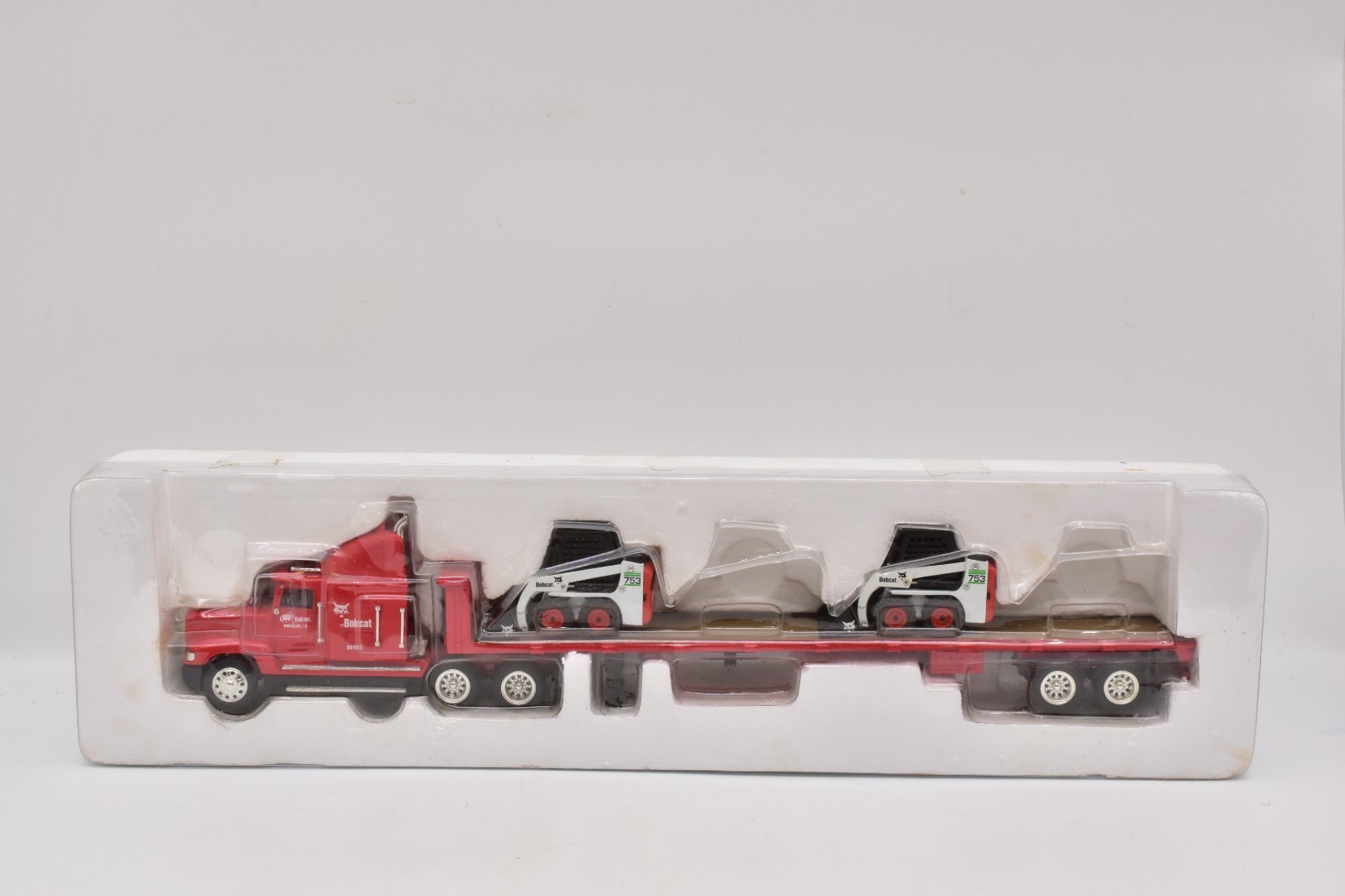 Bobcat Flatbed Tractor Trailer Loaders 1:50 Scale #6901271 (MISSING 2 LOADERS)