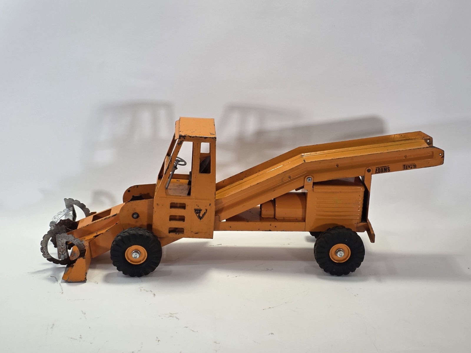 Vintage Nylint 1800 Pressed Steel Adams Travel Loader Construction Truck (14F)