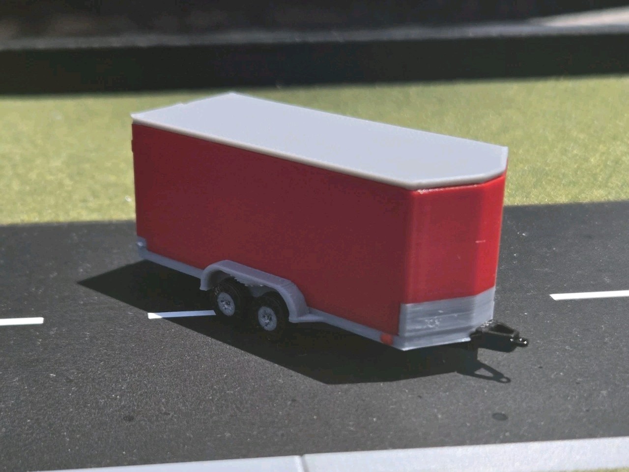 1/87 Scale Cargo Trailer in Red