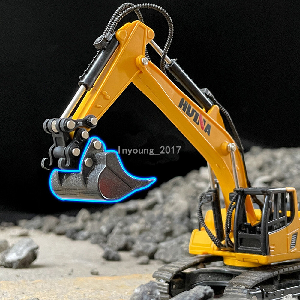 1:50 Flatbed Truck with Excavator Trailer Transporter Diecast Model Set Orange