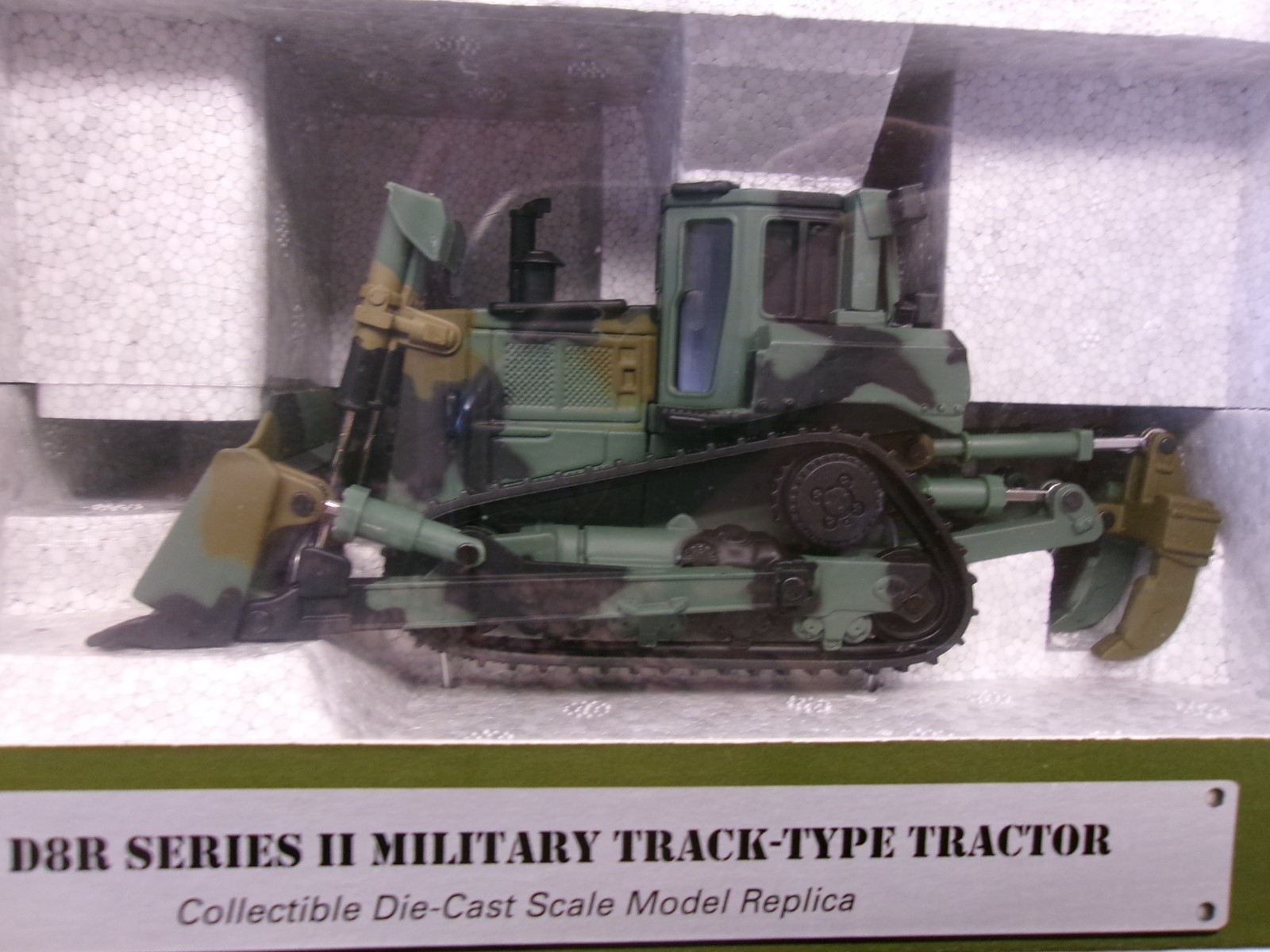 NORSCOT 1:50 scale CAT D8R Series II MILITARY TRACK-TYPE TRACTOR (55110)