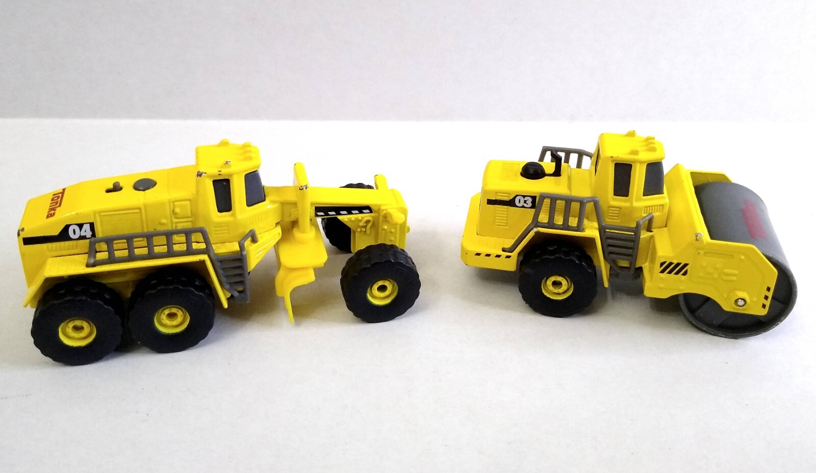 Lot of 2 2016 Hasbro Tonka Diecast Construction Road Grader and Pavement Roller