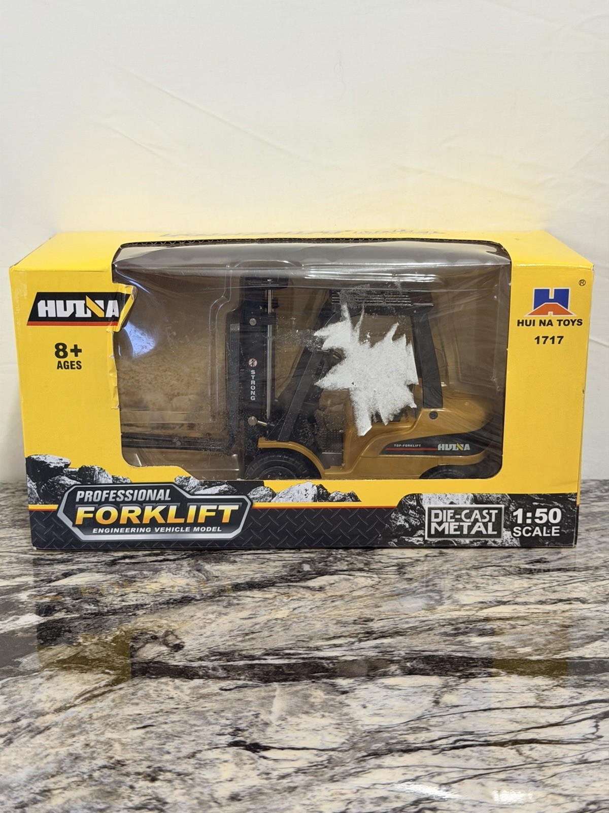 Huina 1717 Die-Cast Forklift 1:50 Scale Metal Model Toy – New (Sticker damage)