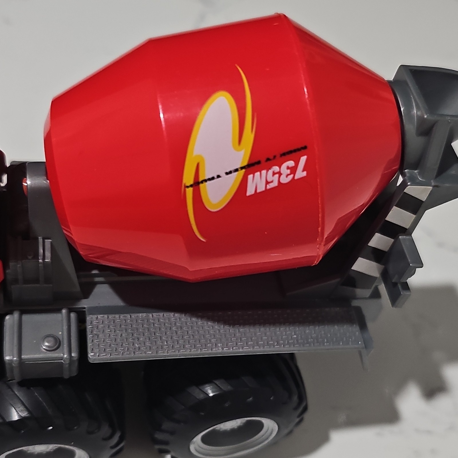 TONKA / MAISTO – QUARRY MONSTERS – CEMENT TRUCK – 1999 – METAL PLASTIC – 9″ X 4″
