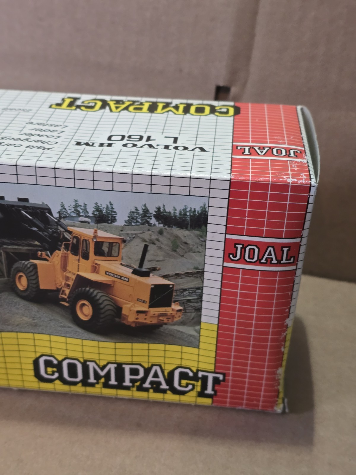 JOAL 227 Volvo BM L160 Wheel Loader 1:50 Scale