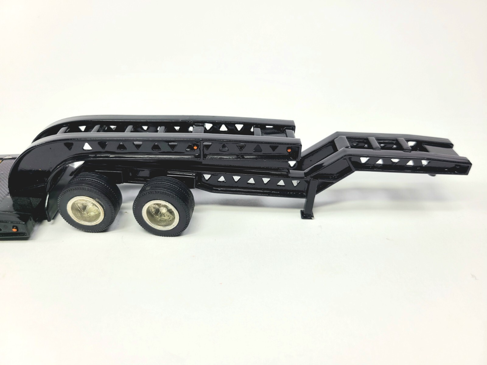 Trail King 2x2x2 Low Loader Trailer – Black ASAM Smith 1:48 Scale Diecast Model