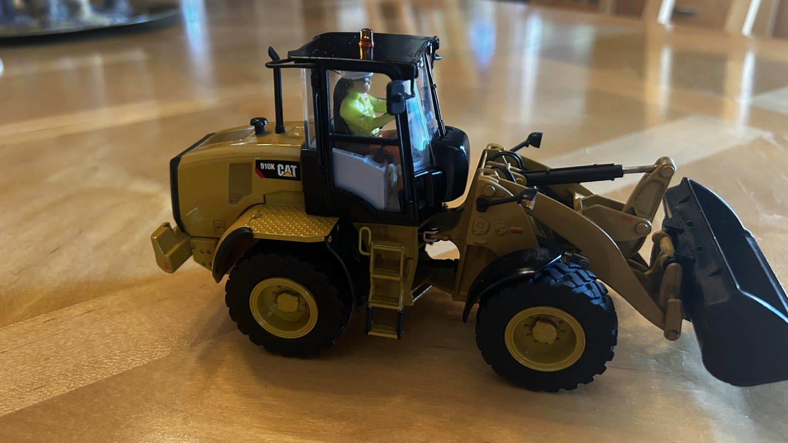 Die Cast Masters Caterpillar 1:32 910K Wheel loader High Line Series 85294 MB
