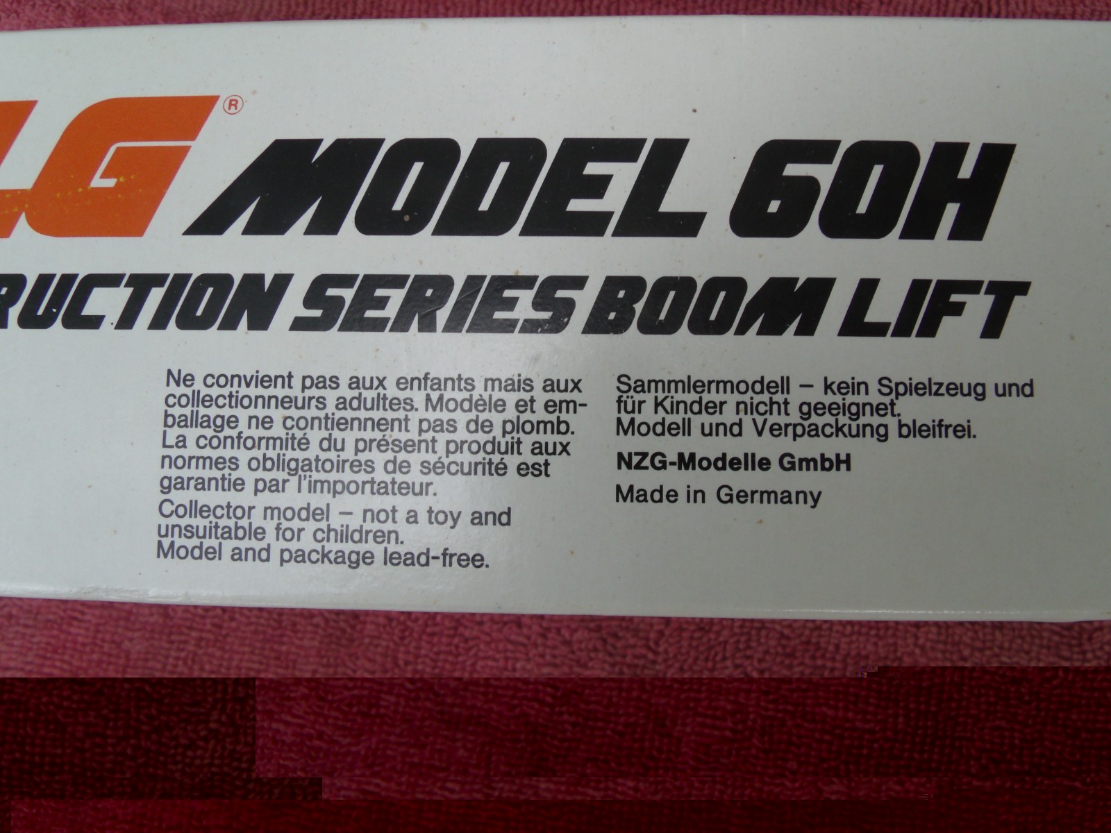 JLG Model 60H Diecast 1:40 Scale Construction Series Boom Lift NZG Collectible