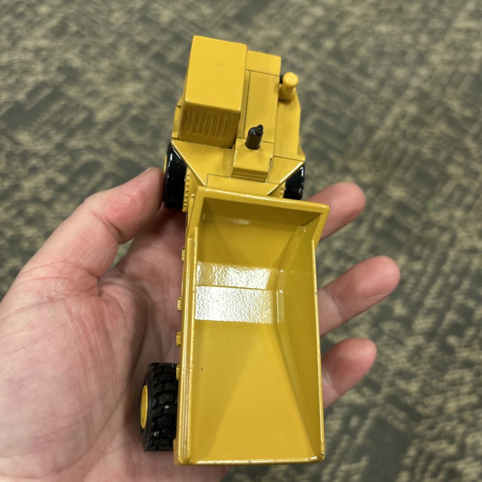 Caterpillar Diecast D25D Articulated Dump Truck