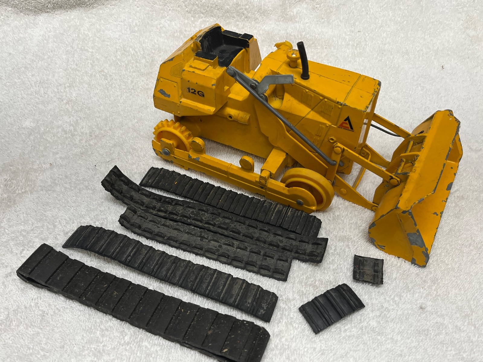 Vintage 1960’s Allis Chalmers Bull Dozer 12G Toy Metal Bulldozer