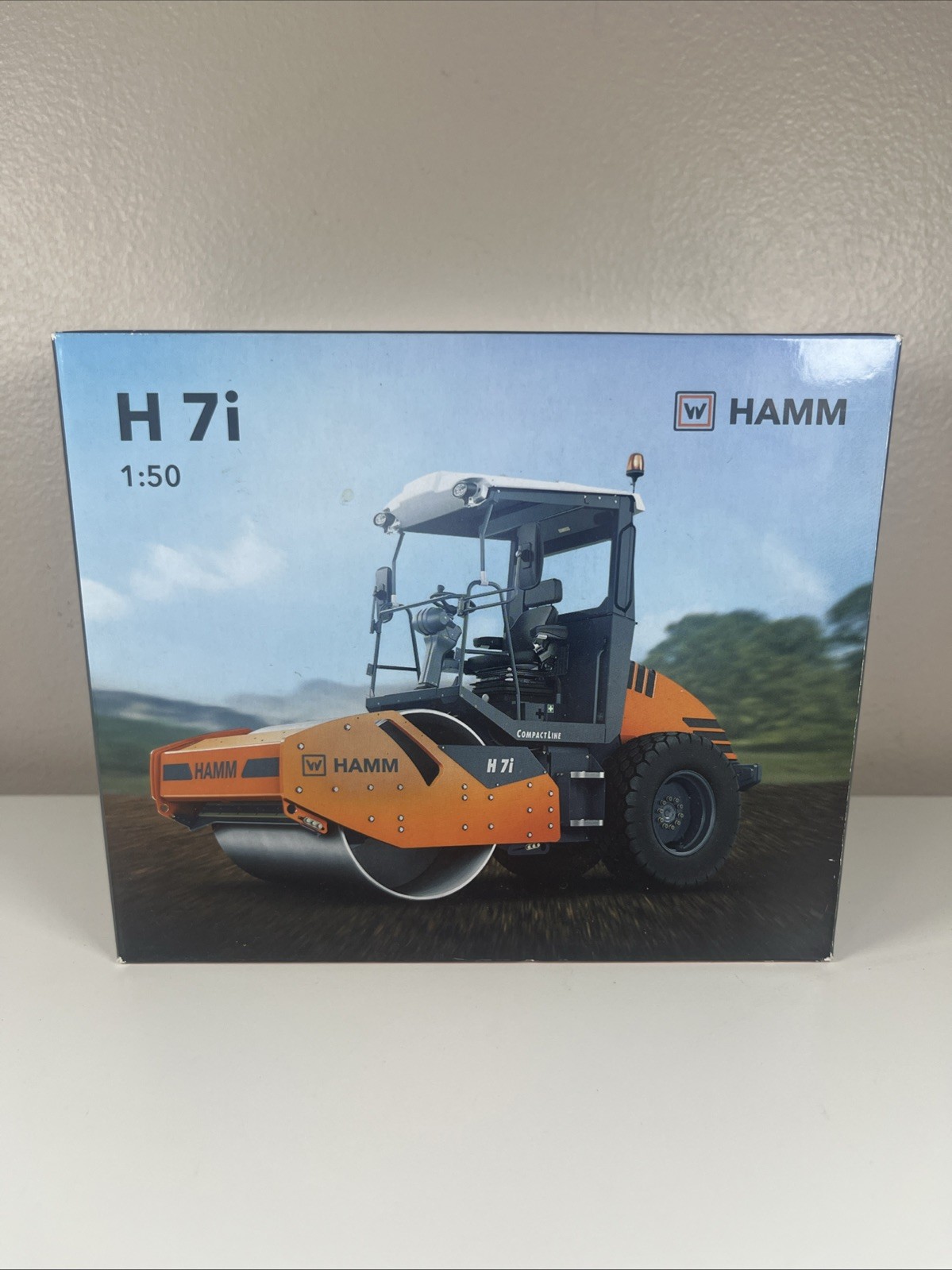 Hamm H7i Padded Roller Compactor with Cab – NZG 1:50 Scale Model C30