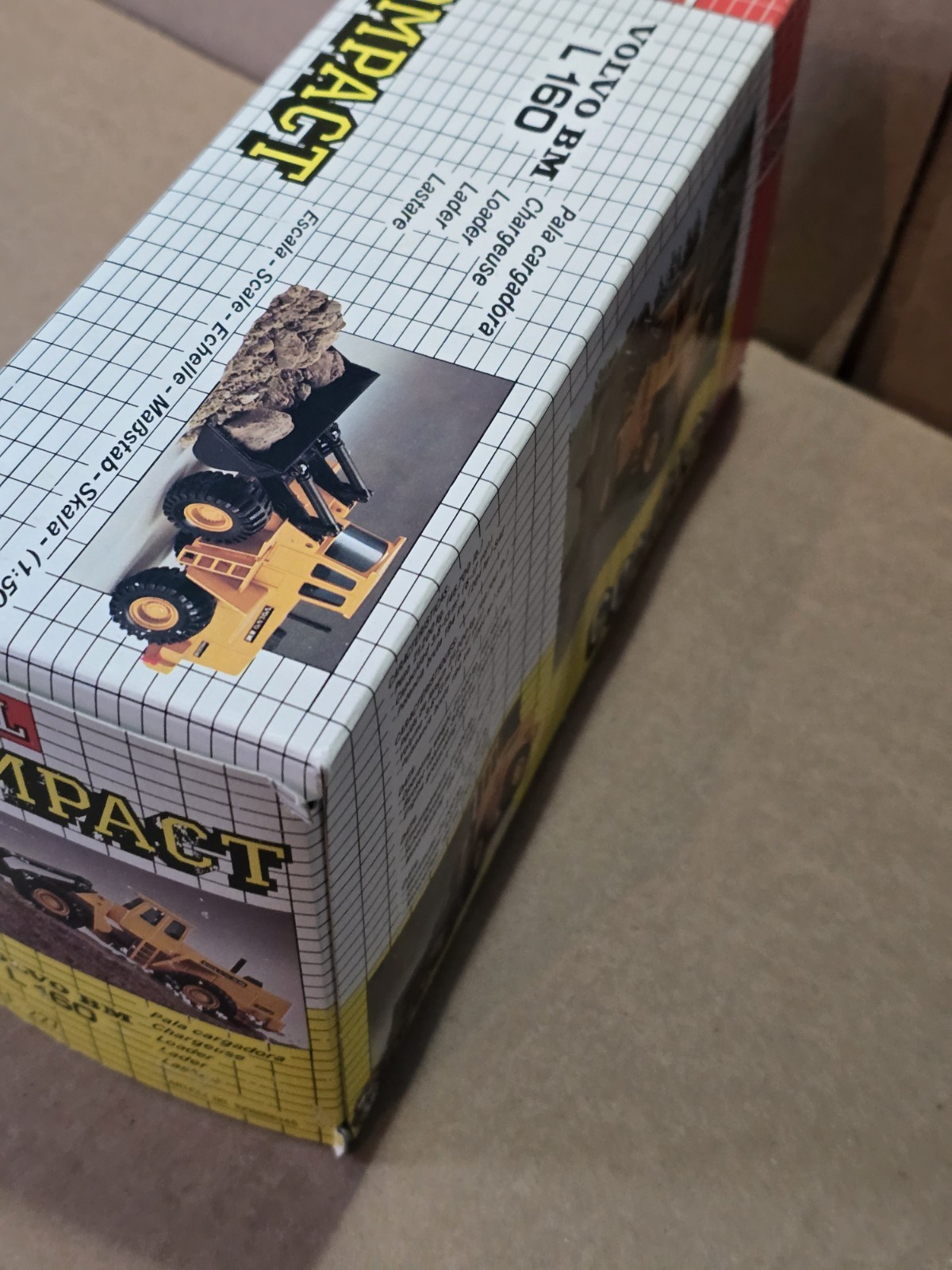 JOAL 227 Volvo BM L160 Wheel Loader 1:50 Scale