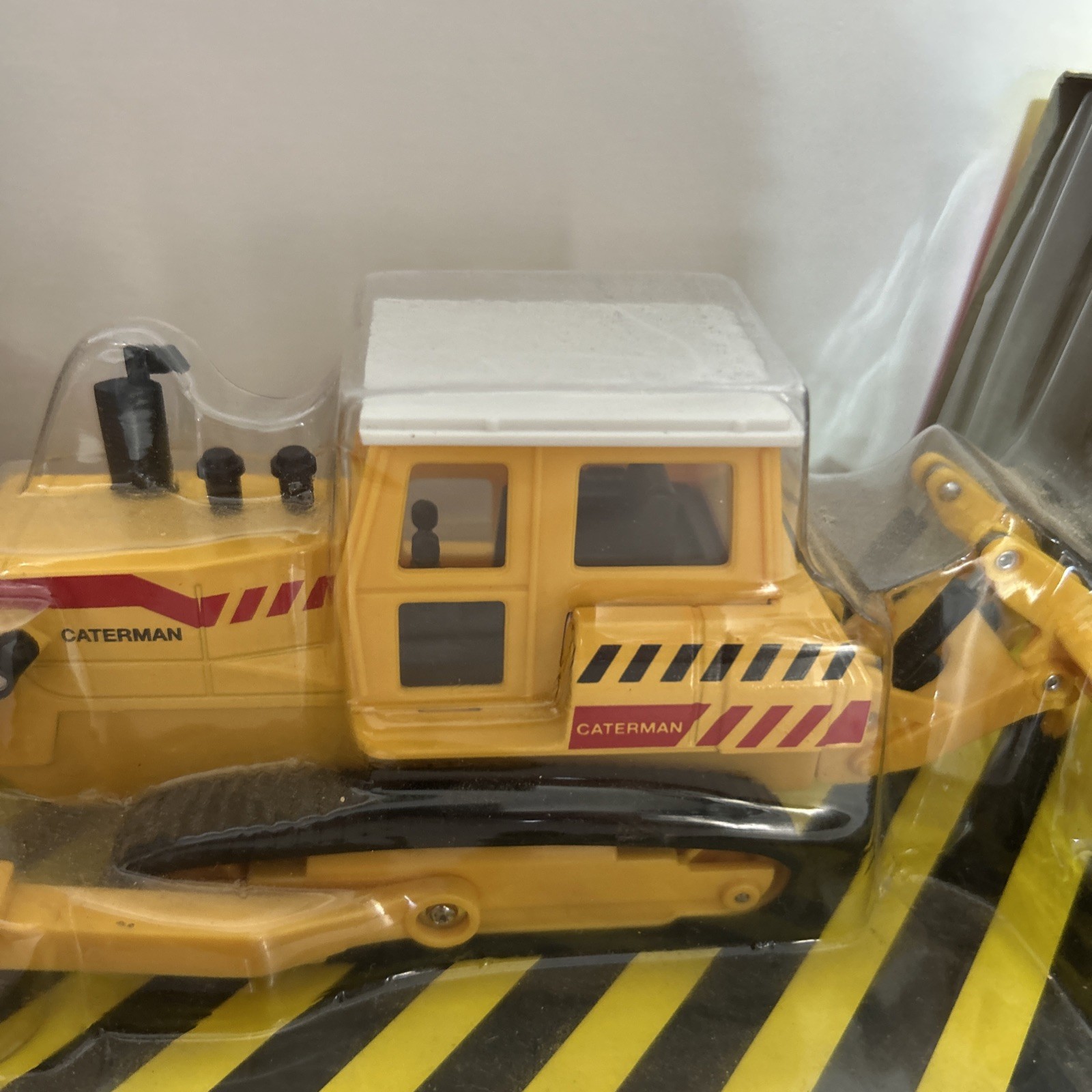 Earthmover Caterman crawler diecast, movable parts box 12