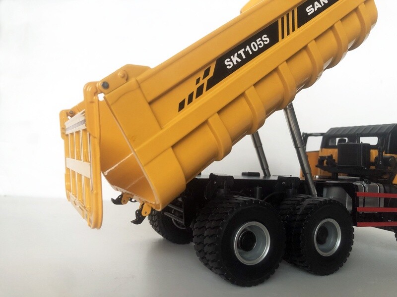 1:35 31CM SANYI SKT105S WIDE BODY DUMPTRUCK Construction Equipment Diecast Model