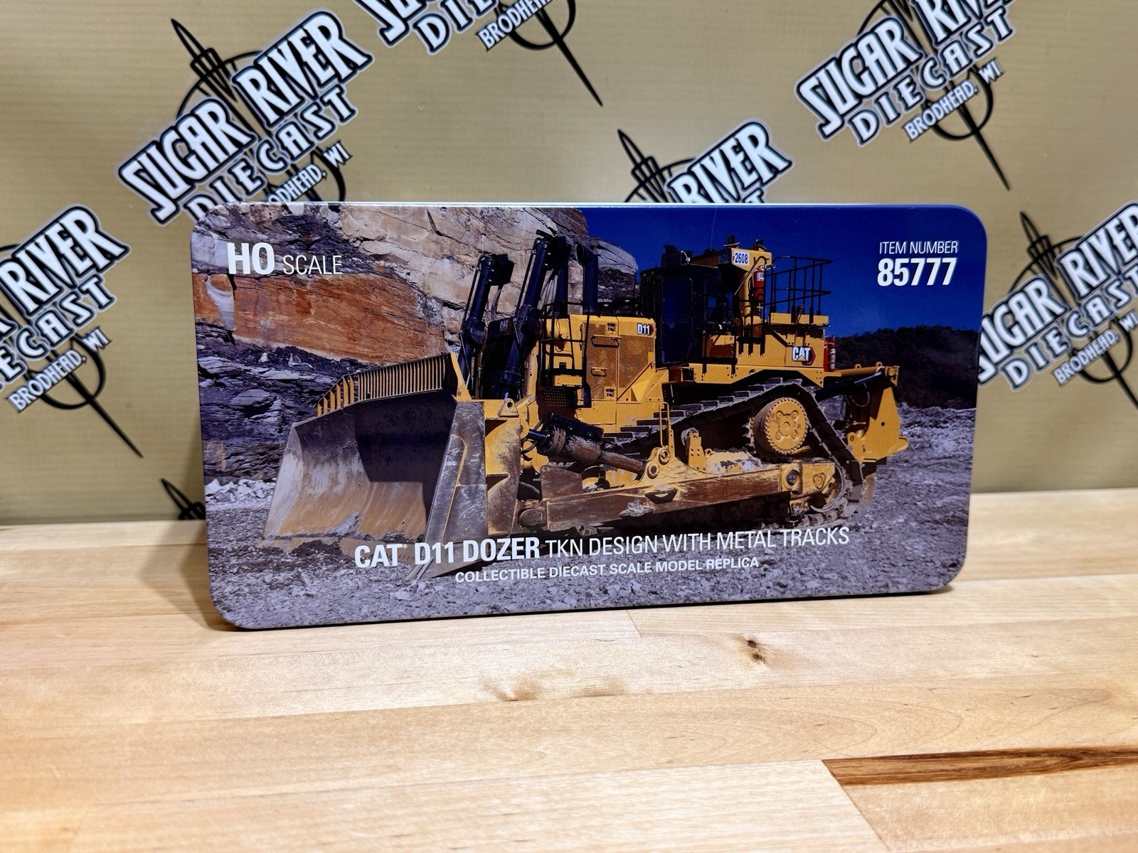 HO 1/87 Caterpillar D11 Dozer TKN Design With Metal Tracks Diecast Masters 85777