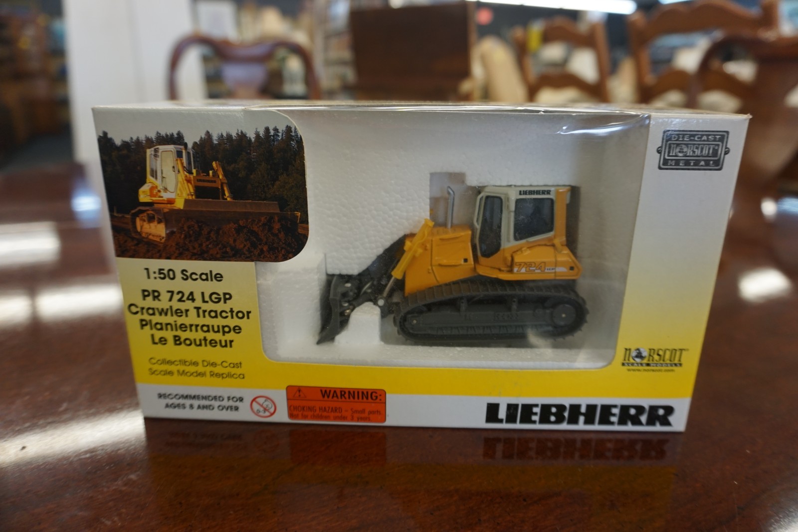 1/50 Norscot 2004 Liebherr PR724 LGP Crawler Tractor (14614)