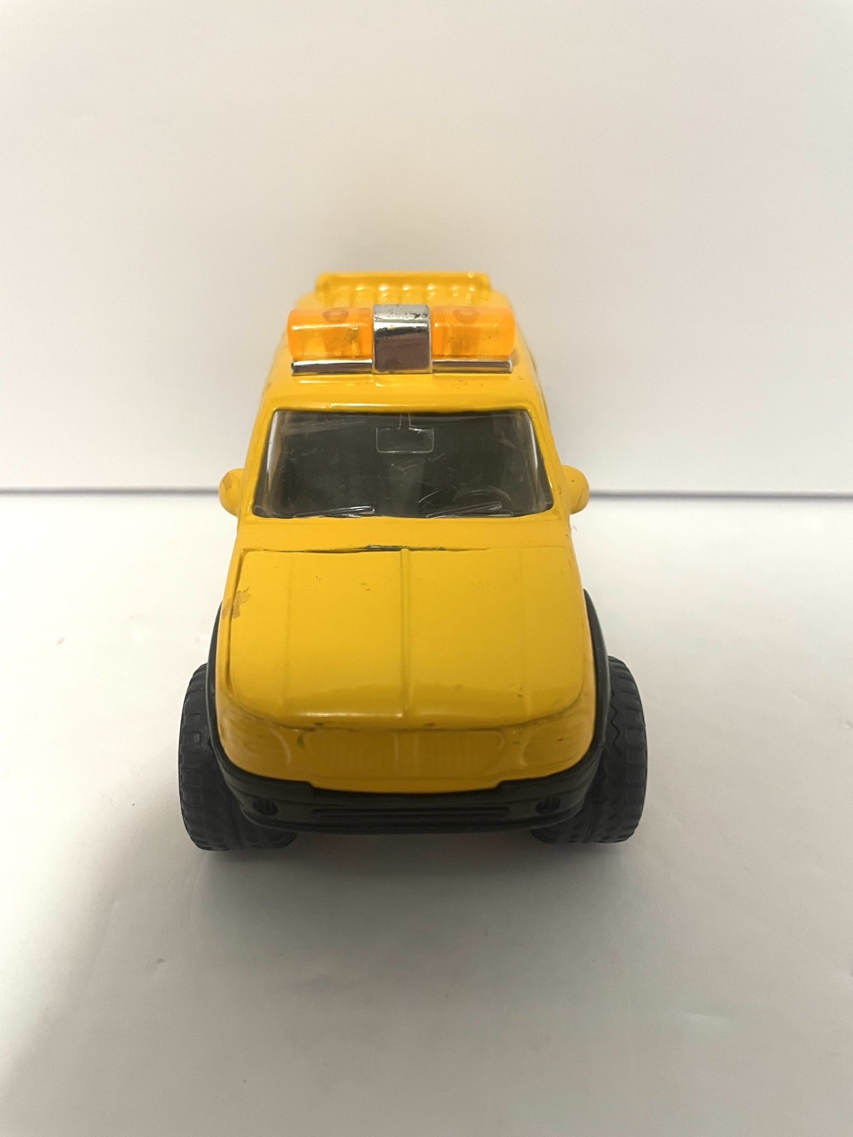 Soma Mighty Wheels Construction Company 4wd SUV Yellow Diecast 4″ Long