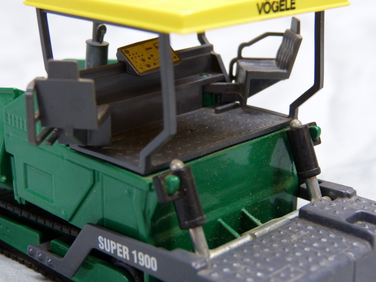 SIKU Vögele Super 1900 Asphalt Paver 1/50 Die-Cast Germany Excellent No Box