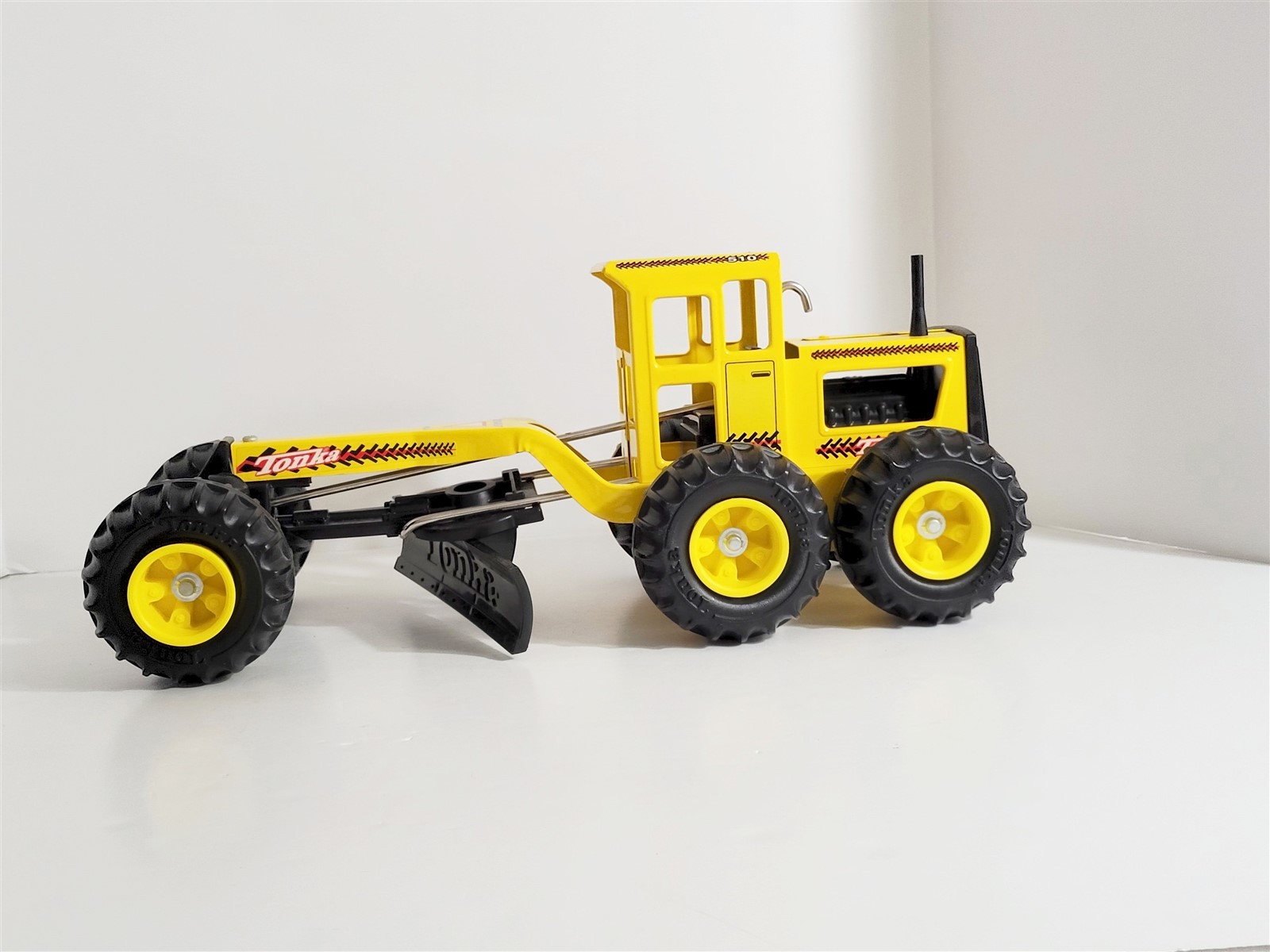 Tonka Road Grader 1999 Yellow Hasbro Construction Vehicle