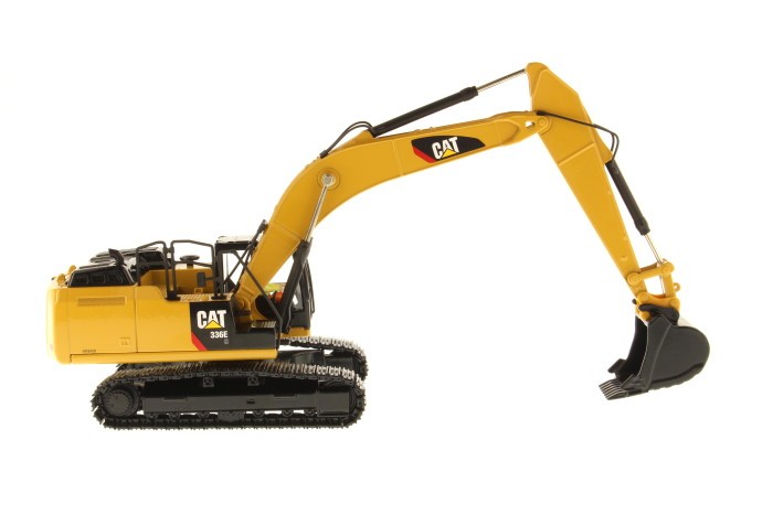 DIECAST MASTERS – CATERPILLAR 336 EH Chain Excavator with Driver and Ca…