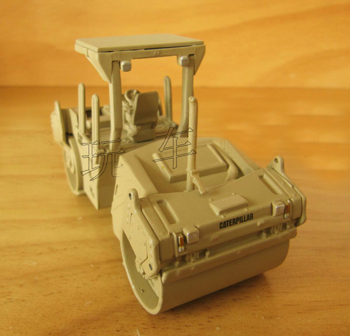 NORSCOT 1/50 CAT Caterpillar CB-534D Vibratory Asphalt Compactor CarTruck Model